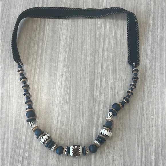 TWINE AND TWIG classic black beaded 18” necklace. Suede/bead. No flaws. - Picture 1 of 7